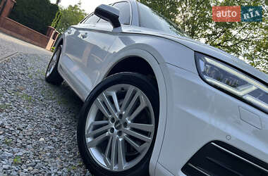 Внедорожник / Кроссовер Audi Q5 2017 в 