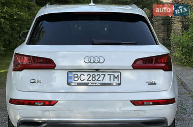Внедорожник / Кроссовер Audi Q5 2017 в 