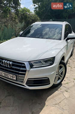 Внедорожник / Кроссовер Audi Q5 2019 в 