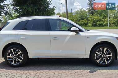 Внедорожник / Кроссовер Audi Q5 2022 в 