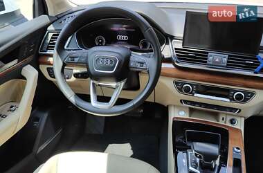 Внедорожник / Кроссовер Audi Q5 2022 в 