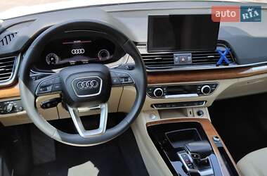 Внедорожник / Кроссовер Audi Q5 2022 в 