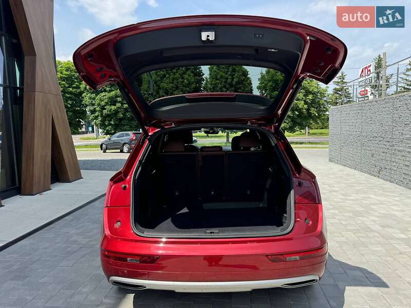Внедорожник / Кроссовер Audi Q5 2018 в Луцке