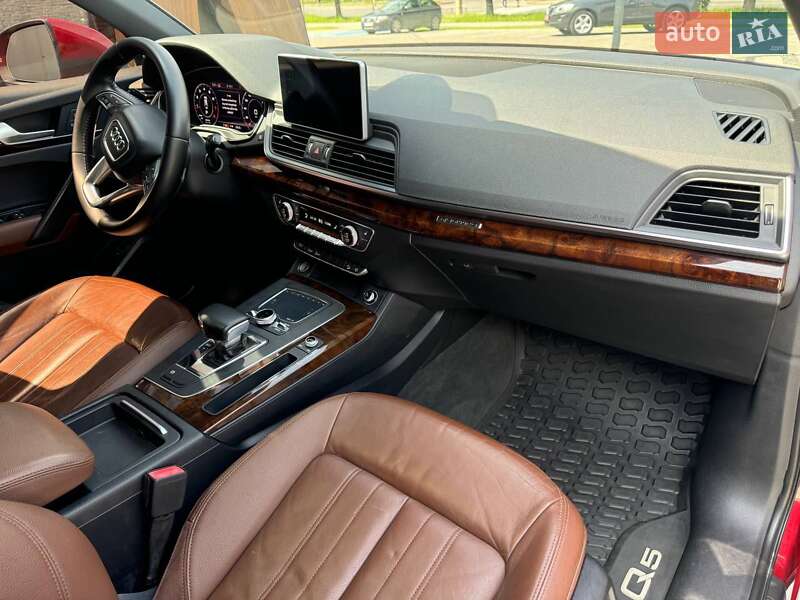 Внедорожник / Кроссовер Audi Q5 2018 в Луцке