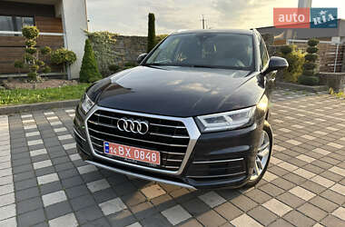 Внедорожник / Кроссовер Audi Q5 2020 в 