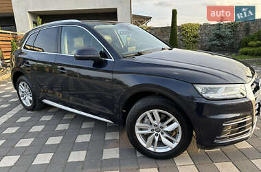 Внедорожник / Кроссовер Audi Q5 2020 в 