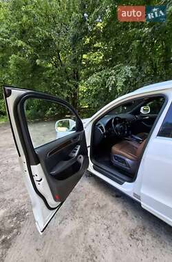 Внедорожник / Кроссовер Audi Q5 2012 в 