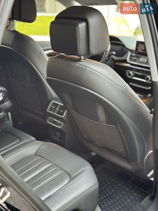 Внедорожник / Кроссовер Audi Q5 2017 в Ровно