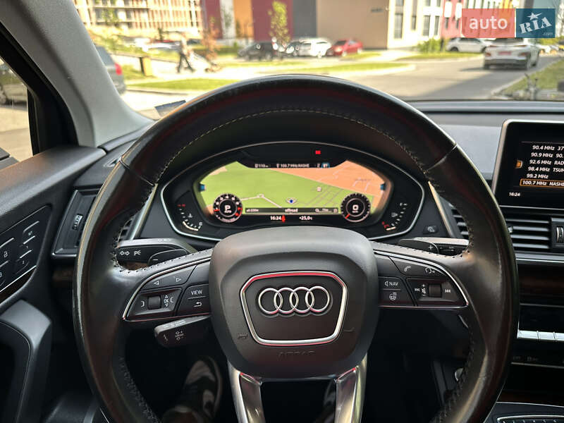 Внедорожник / Кроссовер Audi Q5 2017 в Ровно