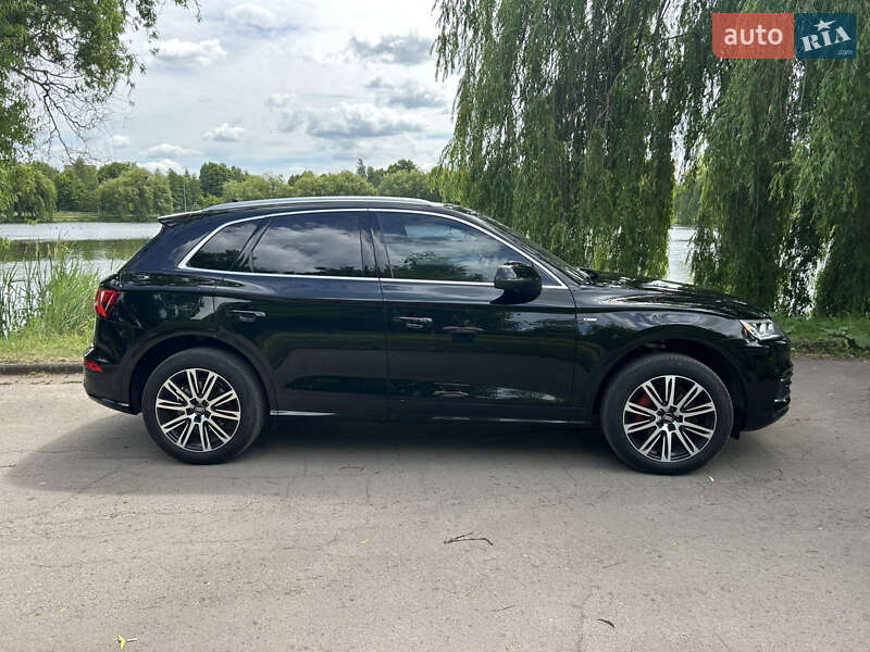 Позашляховик / Кросовер Audi Q5 2017 в Рівному