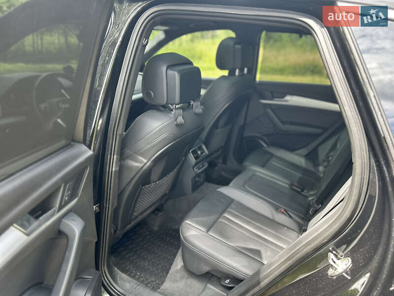 Позашляховик / Кросовер Audi Q5 2017 в Рівному