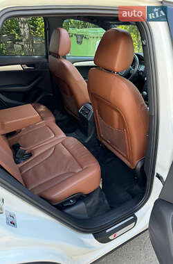 Внедорожник / Кроссовер Audi Q5 2012 в 