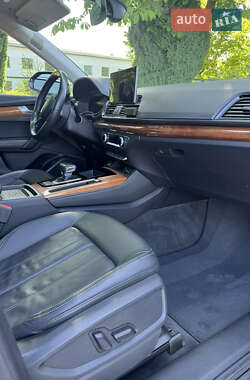 Внедорожник / Кроссовер Audi Q5 2021 в 
