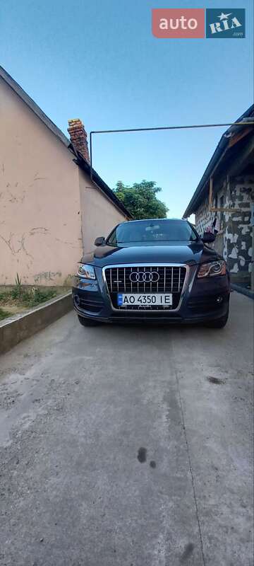 Внедорожник / Кроссовер Audi Q5 2010 в Виноградове