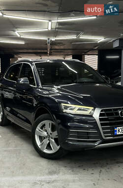 Внедорожник / Кроссовер Audi Q5 2017 в 