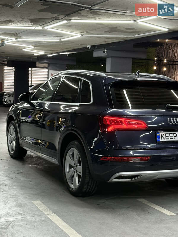 Внедорожник / Кроссовер Audi Q5 2017 в Одессе