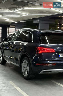 Внедорожник / Кроссовер Audi Q5 2017 в 