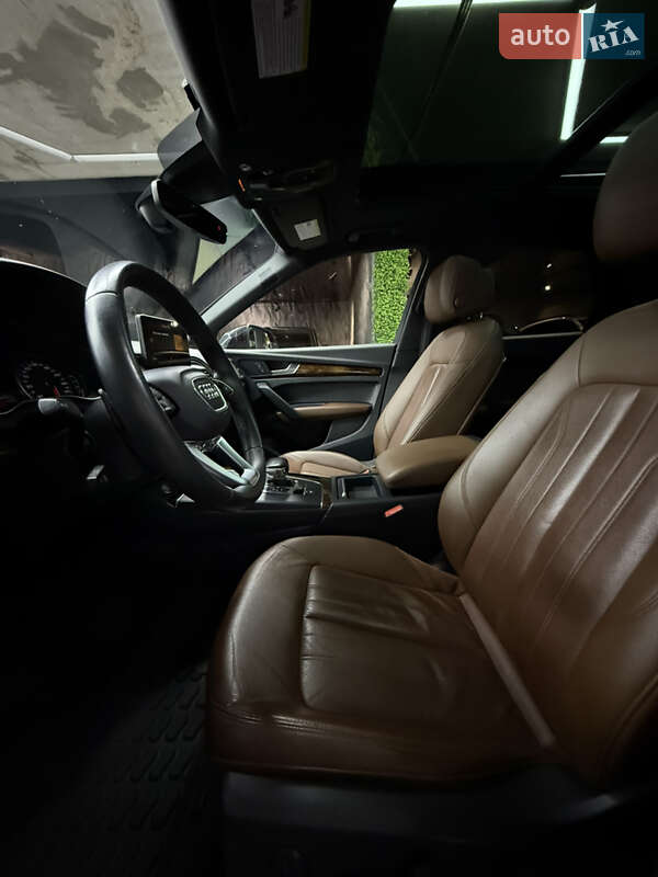 Внедорожник / Кроссовер Audi Q5 2017 в Одессе