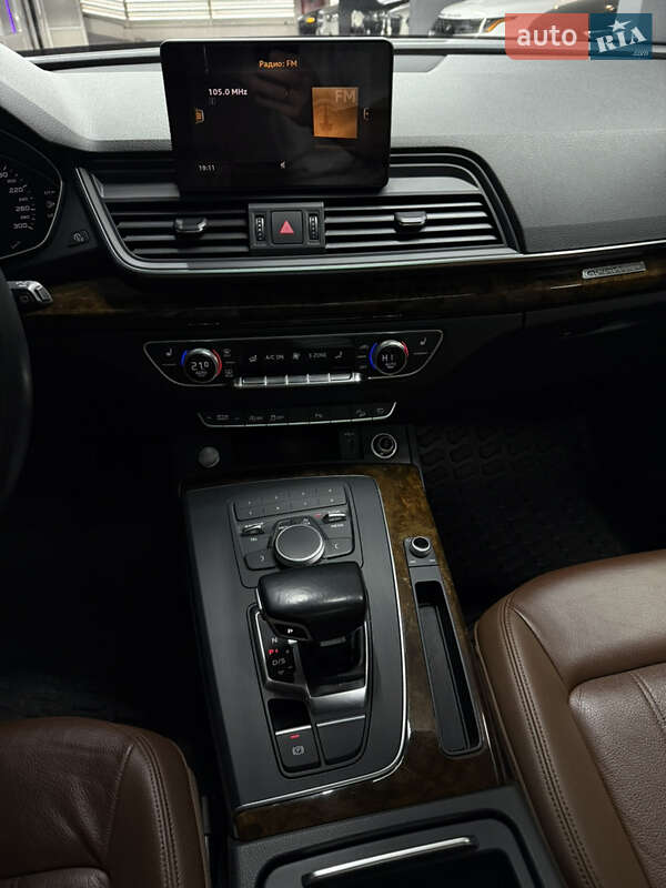 Внедорожник / Кроссовер Audi Q5 2017 в Одессе