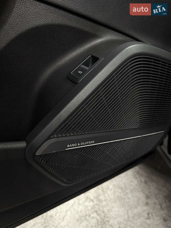 Внедорожник / Кроссовер Audi Q5 2017 в Одессе