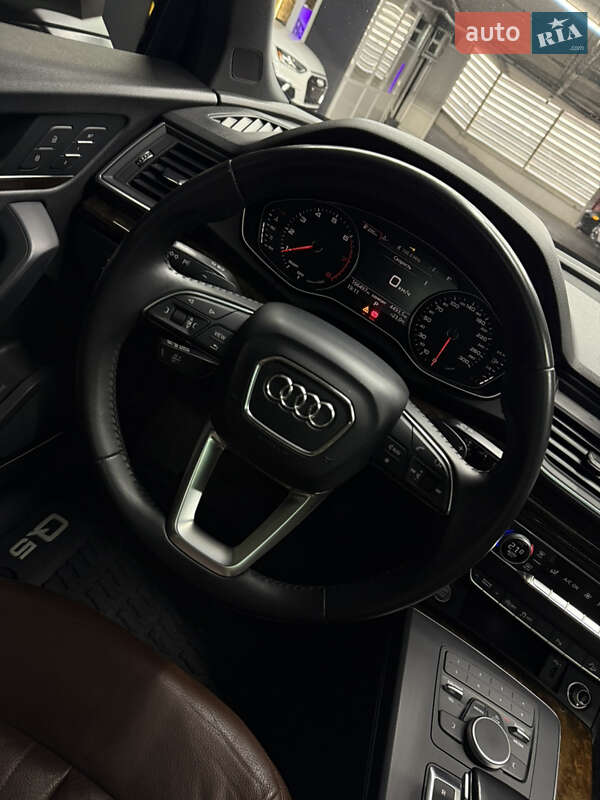 Внедорожник / Кроссовер Audi Q5 2017 в Одессе