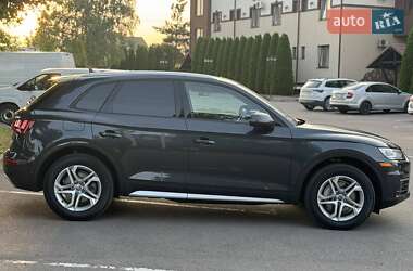 Внедорожник / Кроссовер Audi Q5 2017 в 