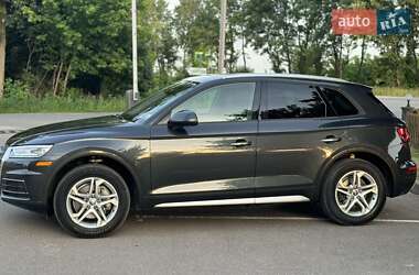 Внедорожник / Кроссовер Audi Q5 2017 в 