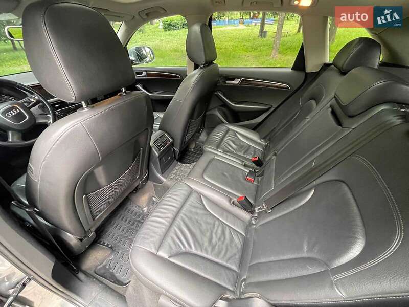 Внедорожник / Кроссовер Audi Q5 2011 в Киеве