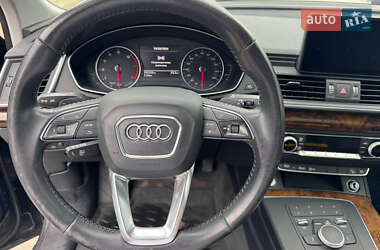 Внедорожник / Кроссовер Audi Q5 2017 в 