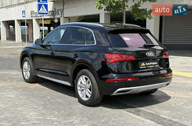 Внедорожник / Кроссовер Audi Q5 2017 в 