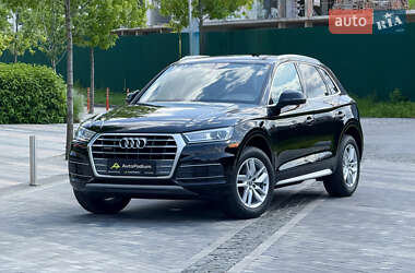 Внедорожник / Кроссовер Audi Q5 2017 в 