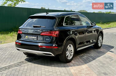 Внедорожник / Кроссовер Audi Q5 2017 в 