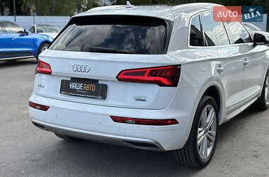 Внедорожник / Кроссовер Audi Q5 2018 в 