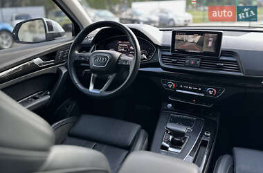 Внедорожник / Кроссовер Audi Q5 2018 в 