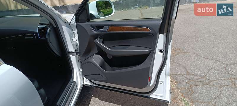 Внедорожник / Кроссовер Audi Q5 2013 в Желтых Водах