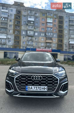 Внедорожник / Кроссовер Audi Q5 2021 в 