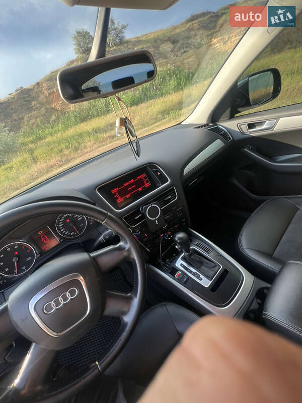 Внедорожник / Кроссовер Audi Q5 2011 в Одессе