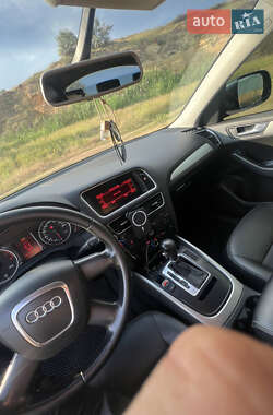 Внедорожник / Кроссовер Audi Q5 2011 в 