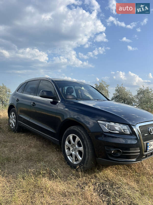 Внедорожник / Кроссовер Audi Q5 2011 в Одессе