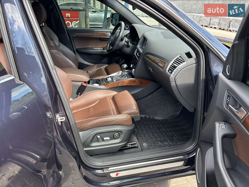 Позашляховик / Кросовер Audi Q5 2016 в Рівному