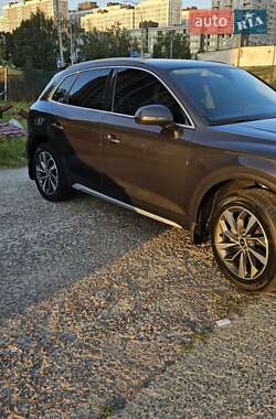 Внедорожник / Кроссовер Audi Q5 2020 в 