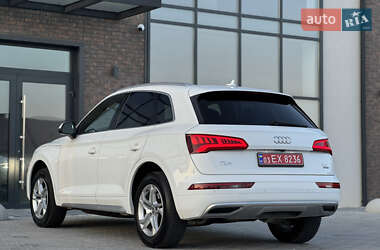 Внедорожник / Кроссовер Audi Q5 2018 в 