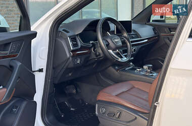 Внедорожник / Кроссовер Audi Q5 2018 в 