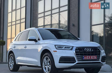 Внедорожник / Кроссовер Audi Q5 2018 в 