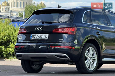 Внедорожник / Кроссовер Audi Q5 2020 в 