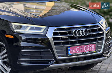 Внедорожник / Кроссовер Audi Q5 2018 в 