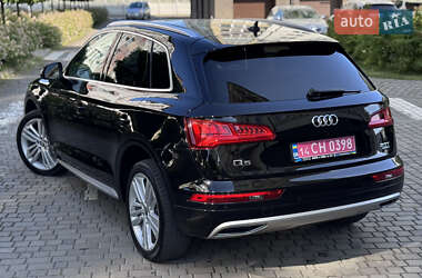 Внедорожник / Кроссовер Audi Q5 2018 в 