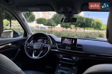 Внедорожник / Кроссовер Audi Q5 2018 в 