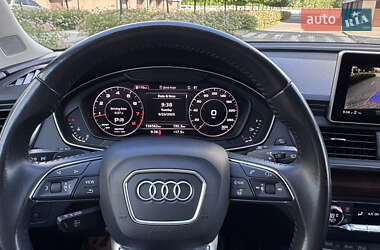 Внедорожник / Кроссовер Audi Q5 2018 в 