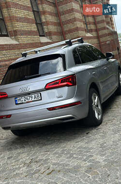 Внедорожник / Кроссовер Audi Q5 2017 в 